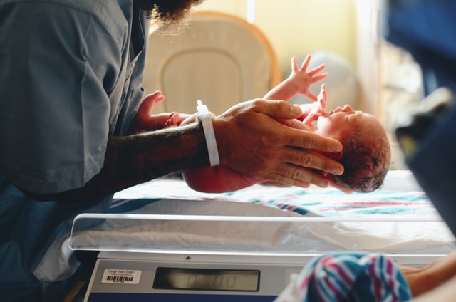 narodziny w szpitalu – tłumaczenie aktu urodzenia