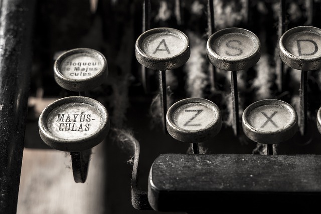 klawisze maszyny do pisania
