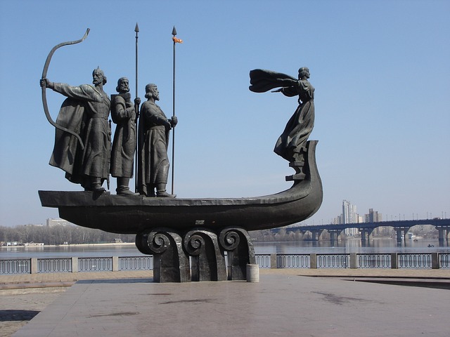 Pomnik Założycieli Kijowa, Kijów, Ukraina – tłumacz przysięgły język ukraińskiego